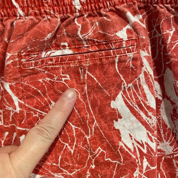 Chico’s capri pants with pockets. Deep coral/white tropical pattern. Size 3 - Picture 3 of 8
